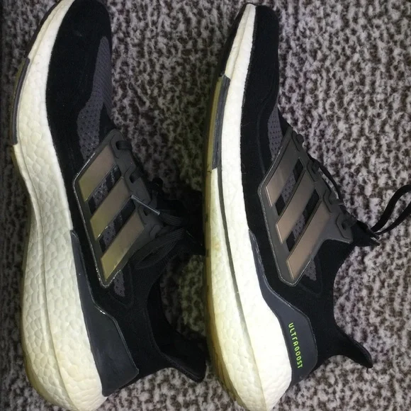 Adidas Ultra Boost 22 - Picture 5 of 7